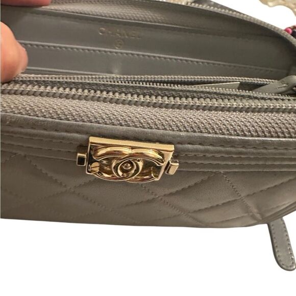 Chanel Gray Quilted Leather Wallet with Gold Clasp - Picture 4 of 10